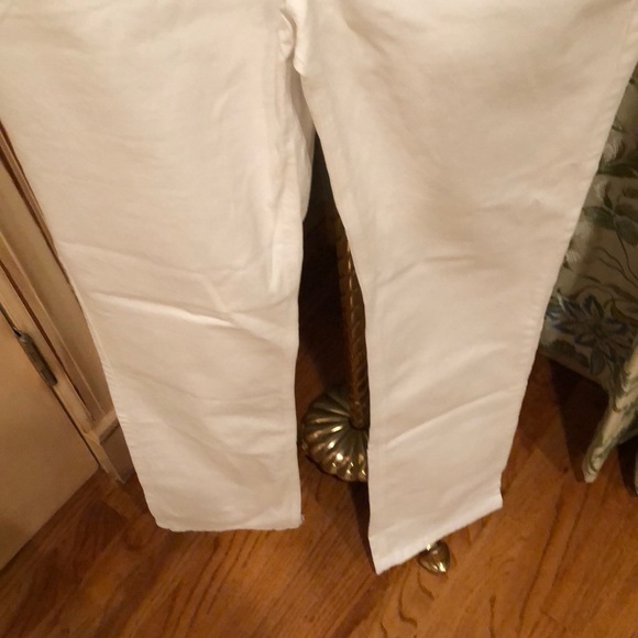 LIKE NEW NYDJ STRAIGHT LEG WHITE JEAN‼️ - Picture 3 of 4